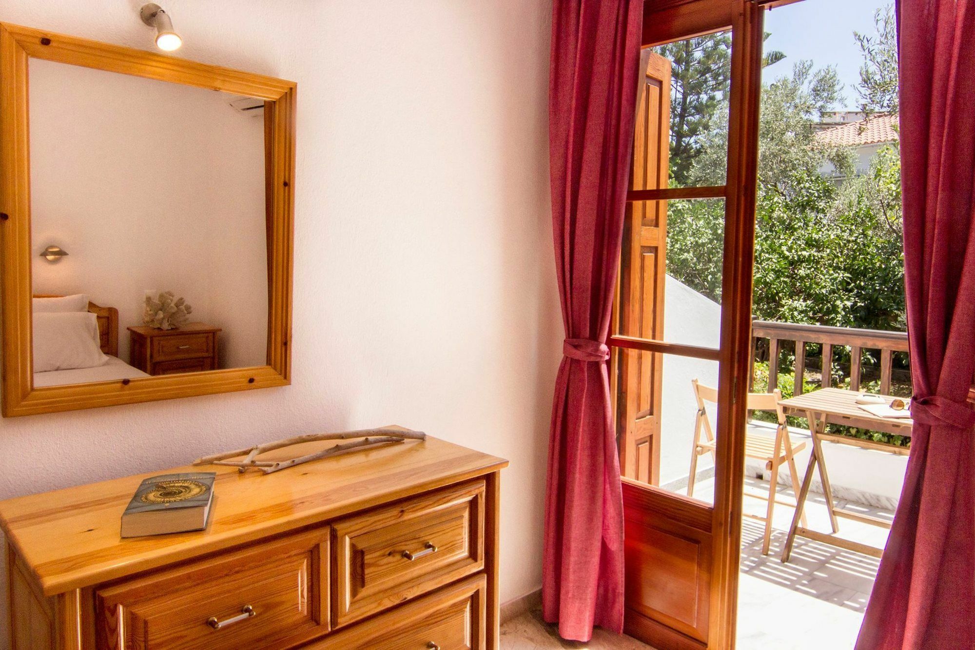 Naftilos Skiathos ภายนอก รูปภาพ